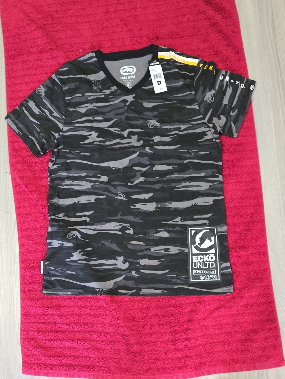 Ecko Unlimited Black & Gray Camo V‑Neck Tee with Logo Patch